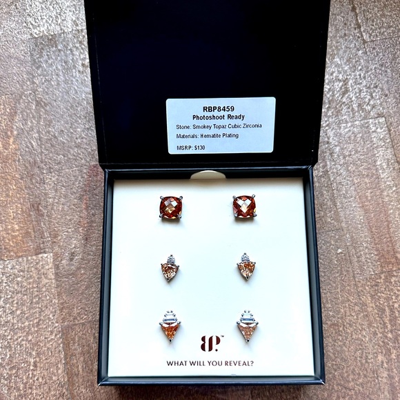 Stud Earring Set - Picture 2 of 5